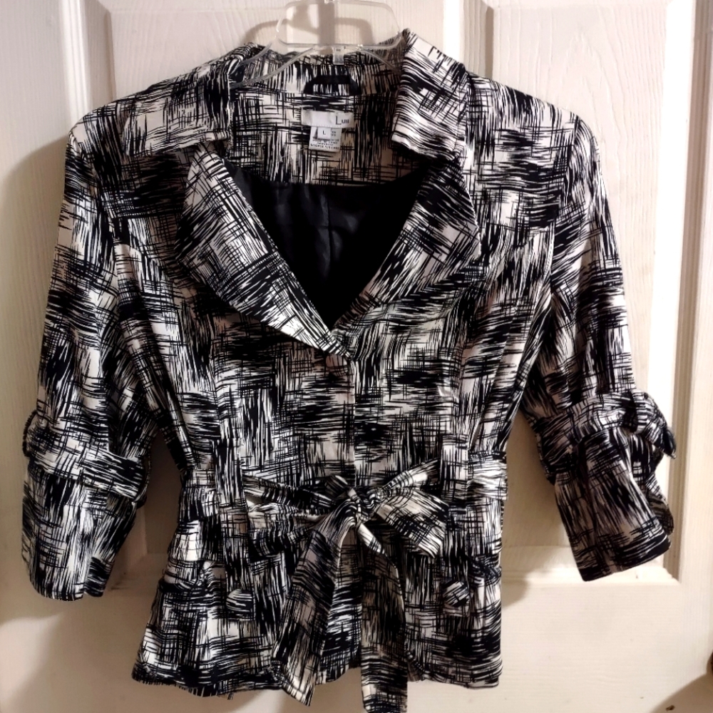 White & Black printed waist jacket